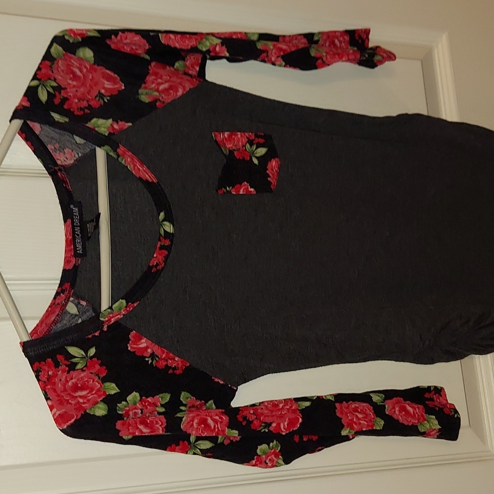 American Dream Grey Floral Rose Print Raglan Tee Small